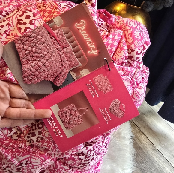 Juicy Coulture 3 Piece Cloud Soft bed set full/queen New - Picture 3 of 7